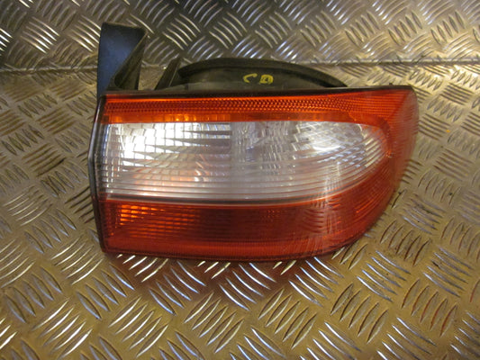 Renault Laguna 2 Baglygte Med OEM Nr. Ophugger Fra Renault Ophugger