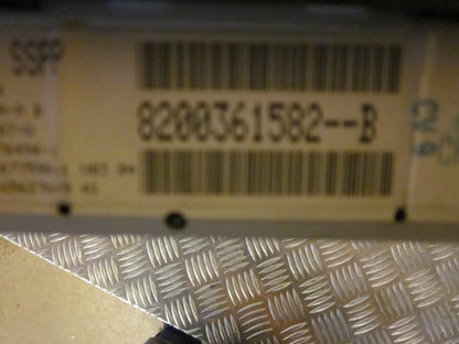 Renault Laguna 2 Ur Med OEM Nr. Ophugger Fra Renault Ophugger