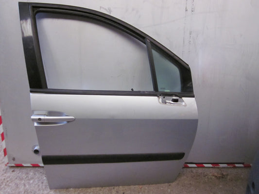 Citroen C8 Fordør H Med OEM Nr. 9004X4 Fra Citroen Ophugger