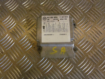 VW Golf 5 1K Airbag Elboks Med OEM Nr. 1KO909605A Fra VW Ophugger
