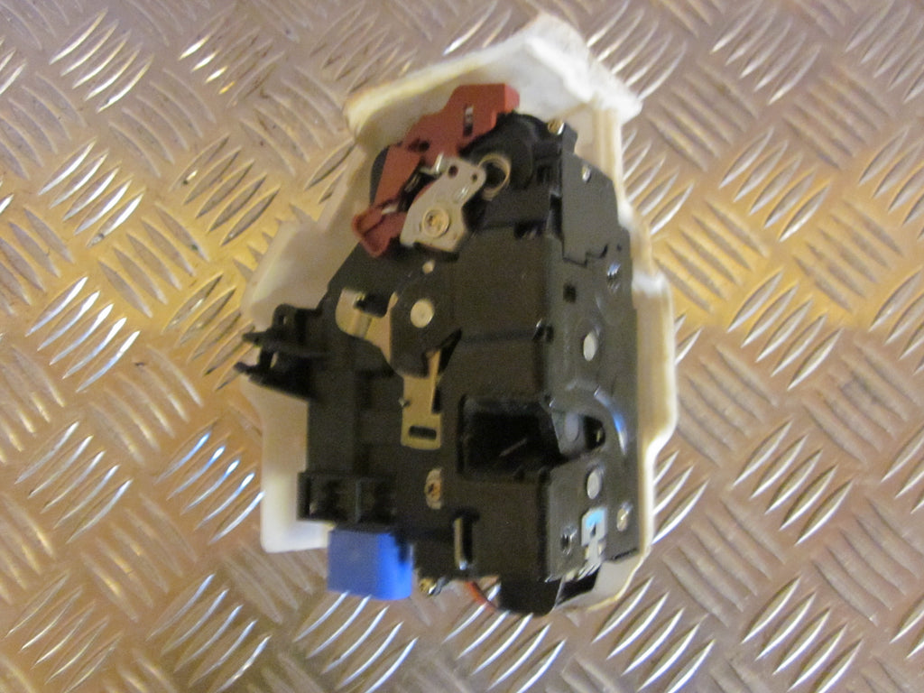 VW Golf 5 1K Dørlås Med OEM Nr. 3D1837016AC Fra VW Ophugger
