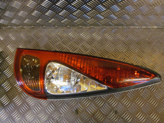 Toyota Yaris Verso Baglygte Med OEM Nr. Ophugger Fra Toyota Ophugger