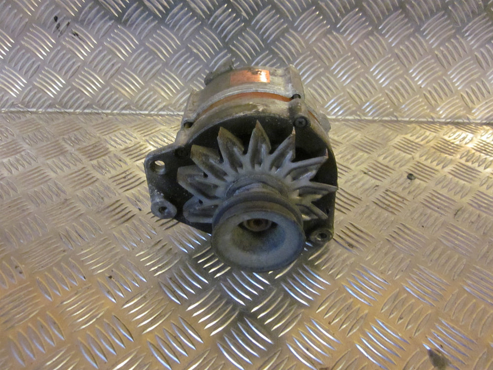 Audi 80/90 Generator Med OEM Nr. 026903015B Fra Audi Ophugger