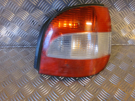 Renault Grand Scenic Baglygte Med OEM Nr. Ophugger Fra Renault Ophugger