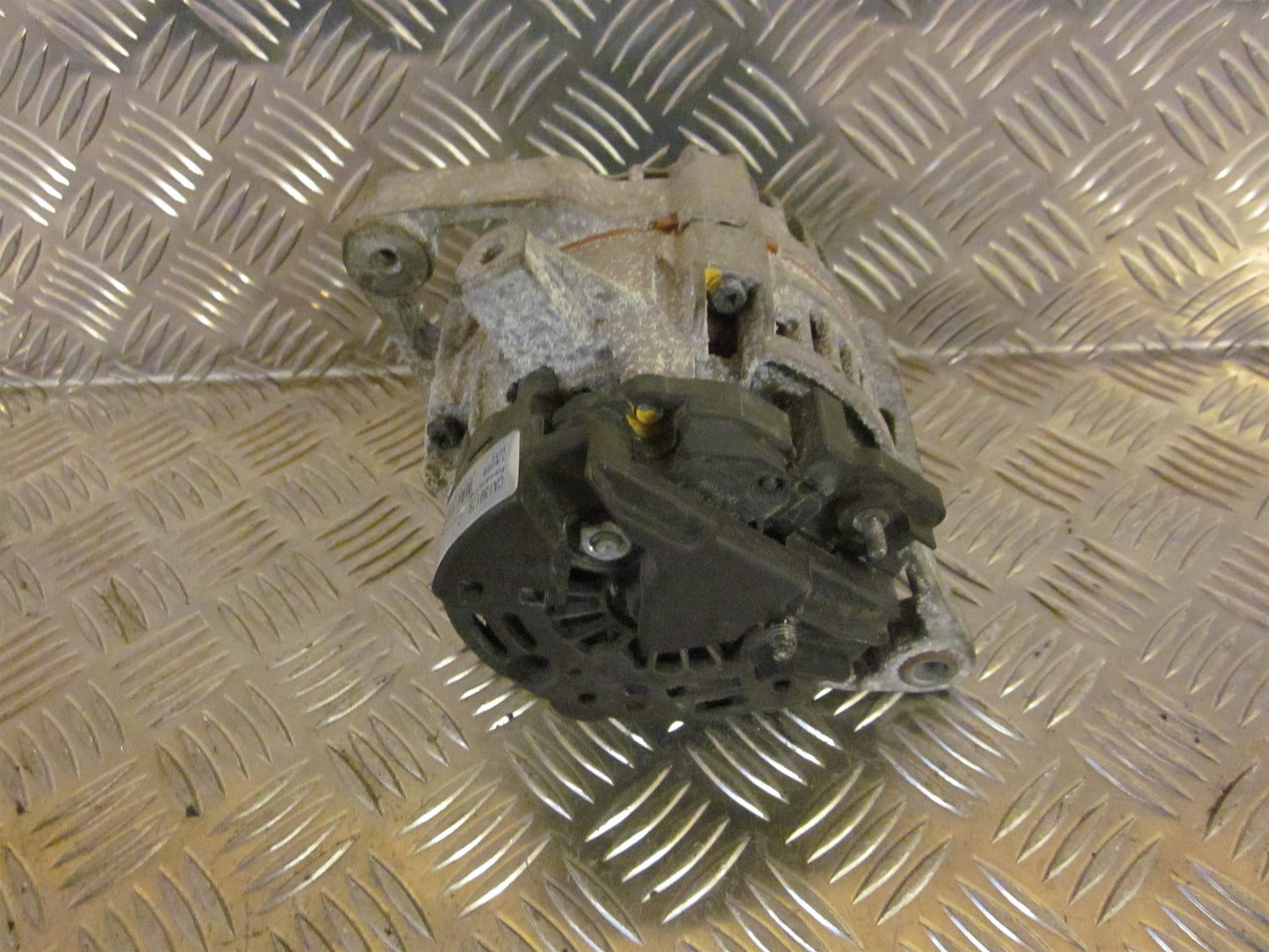 Opel Astra G Generator Med OEM Nr. CA1391IR Fra Opel Ophugger