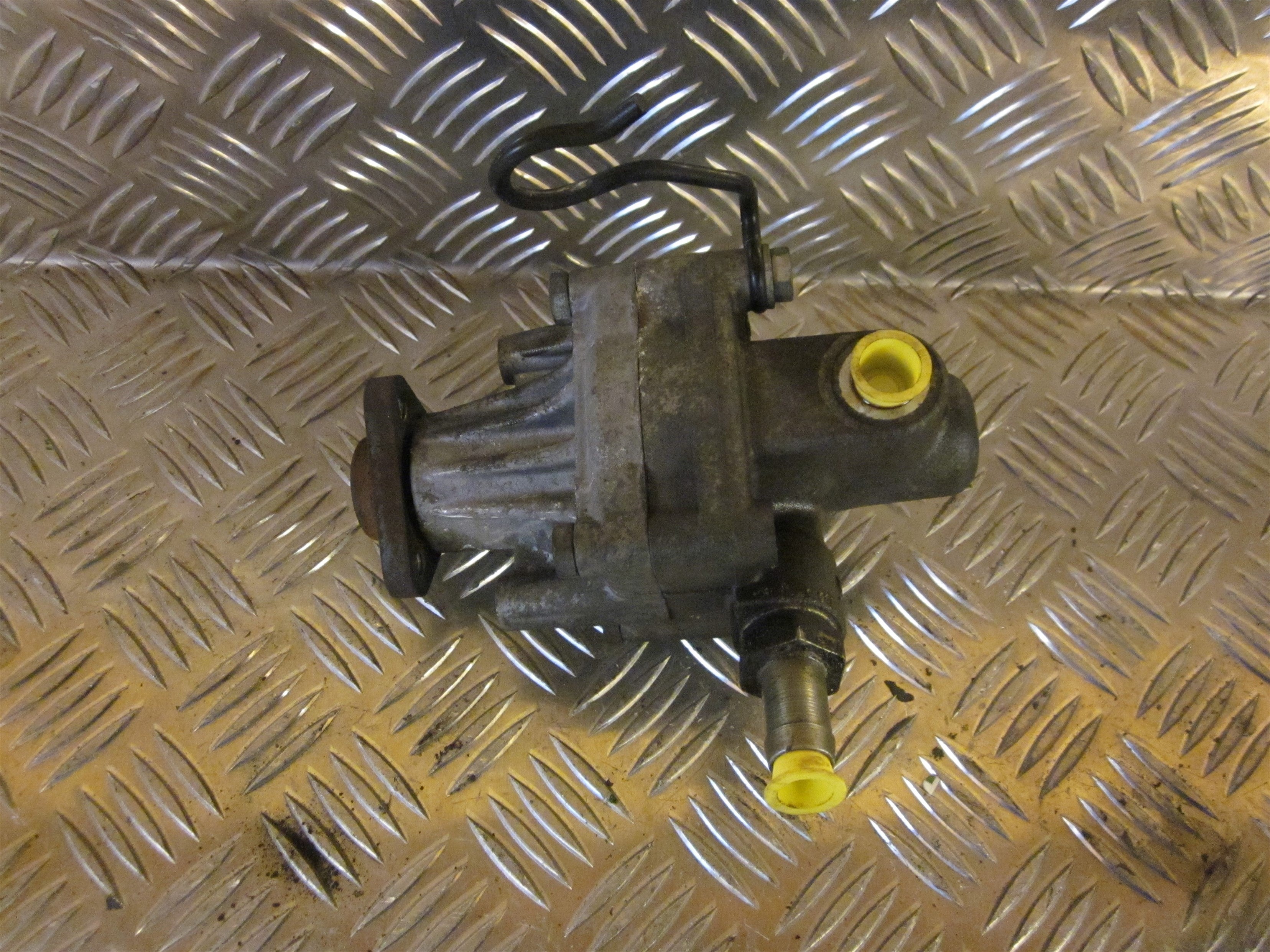 Audi A4 Servopumpe Med OEM Nr. Ophugger Fra Audi Ophugger