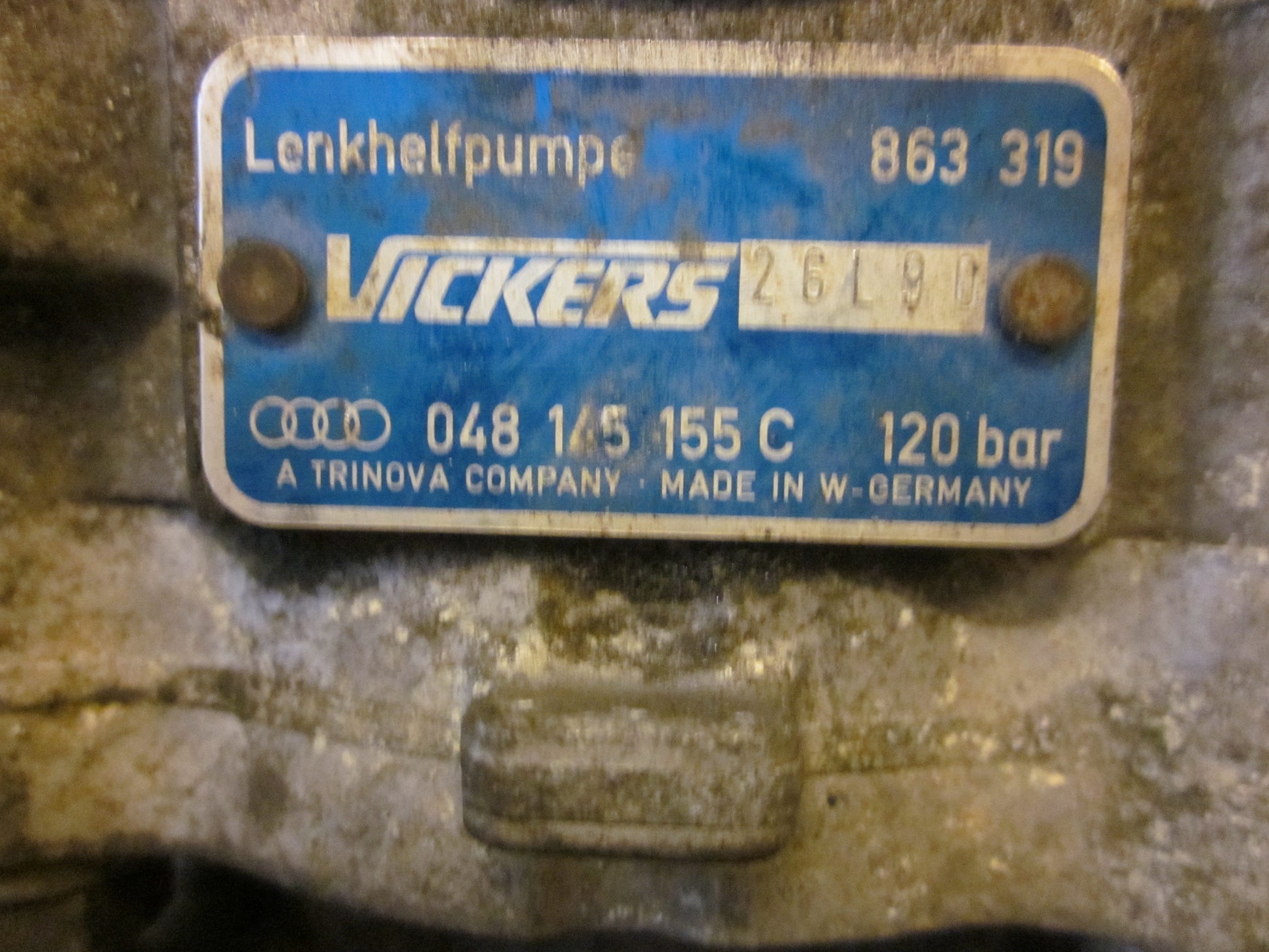 Audi 100 C4 Servopumpe Med OEM Nr. Ophugger Fra Audi Ophugger