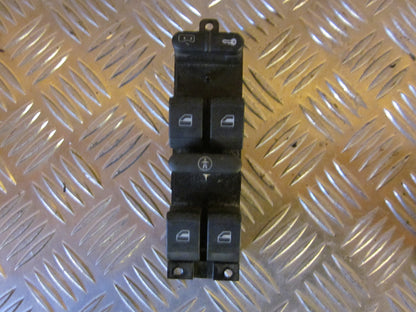 Skoda Octavia Kontakt Rudehejs Med OEM Nr. 1J4959857A Fra Skoda Ophugger