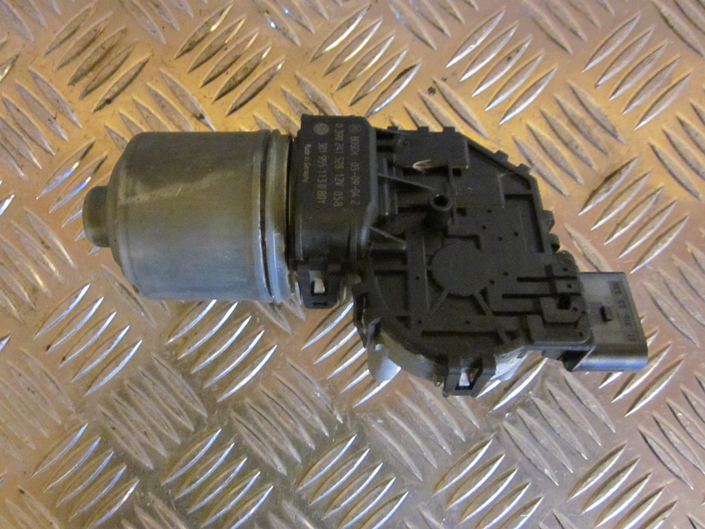 VW Passat 3B Viskermotor Med OEM Nr. 0390241528 Fra VW Ophugger