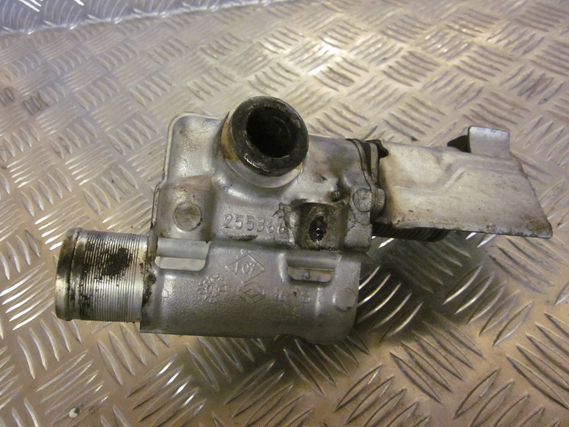 Renault Megane 2 Egr Ventil Med OEM Nr. Ophugger Fra Renault Ophugger