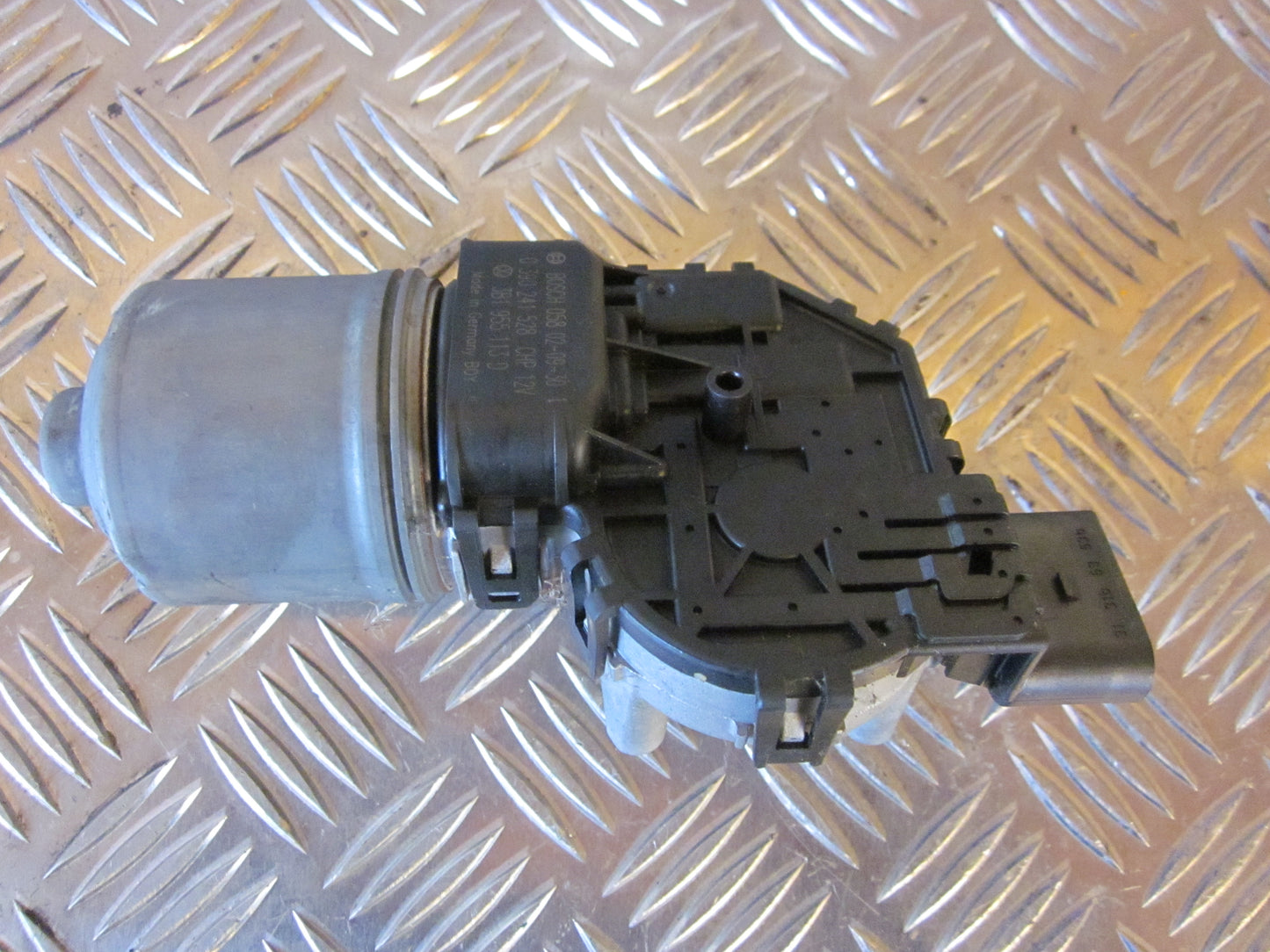VW Passat 3B Viskermotor Med OEM Nr. 3B1955113D Fra VW Ophugger