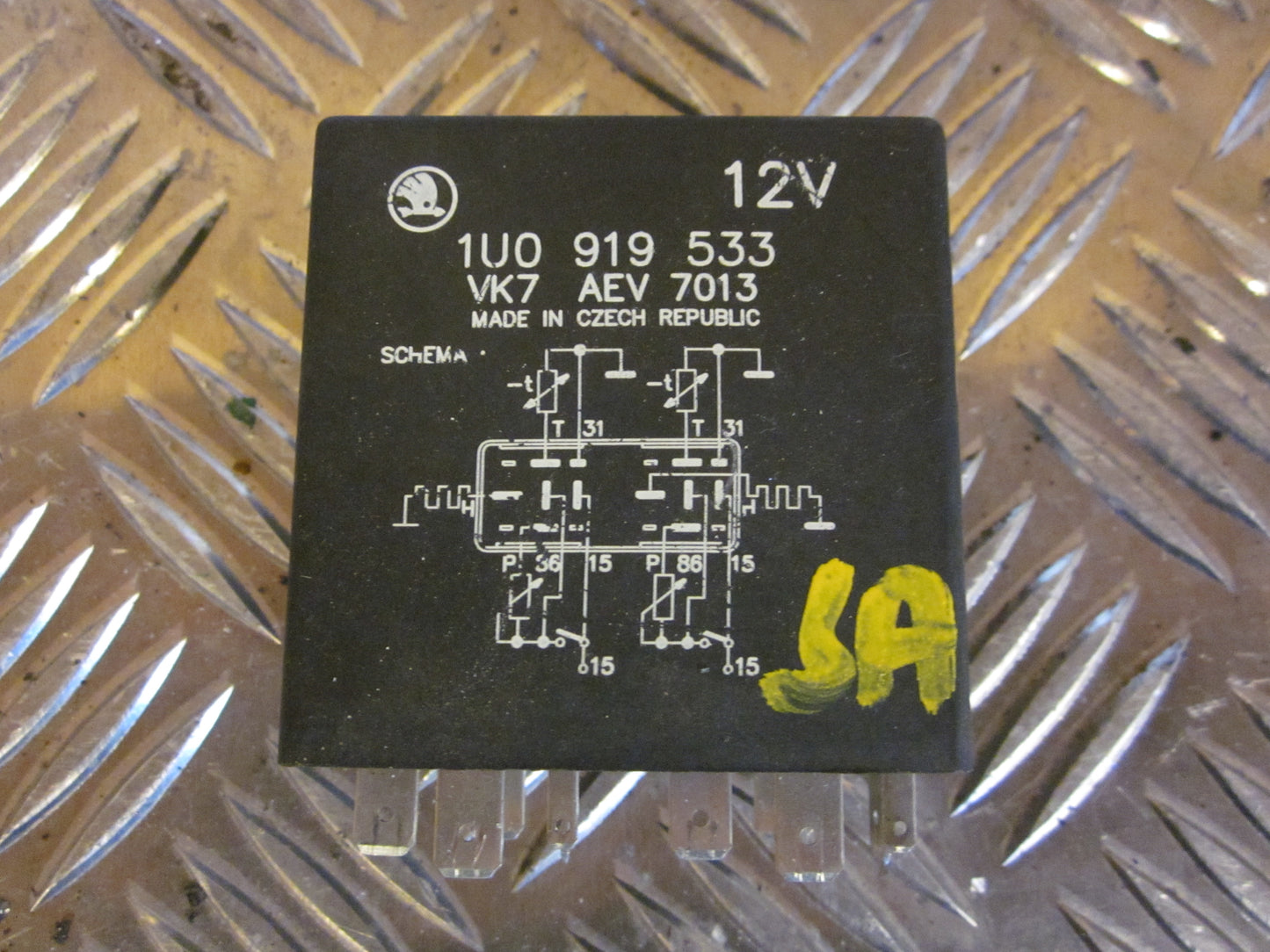 Skoda Octavia Relæ Diverse Med OEM Nr. 1U0919533 Fra Skoda Ophugger