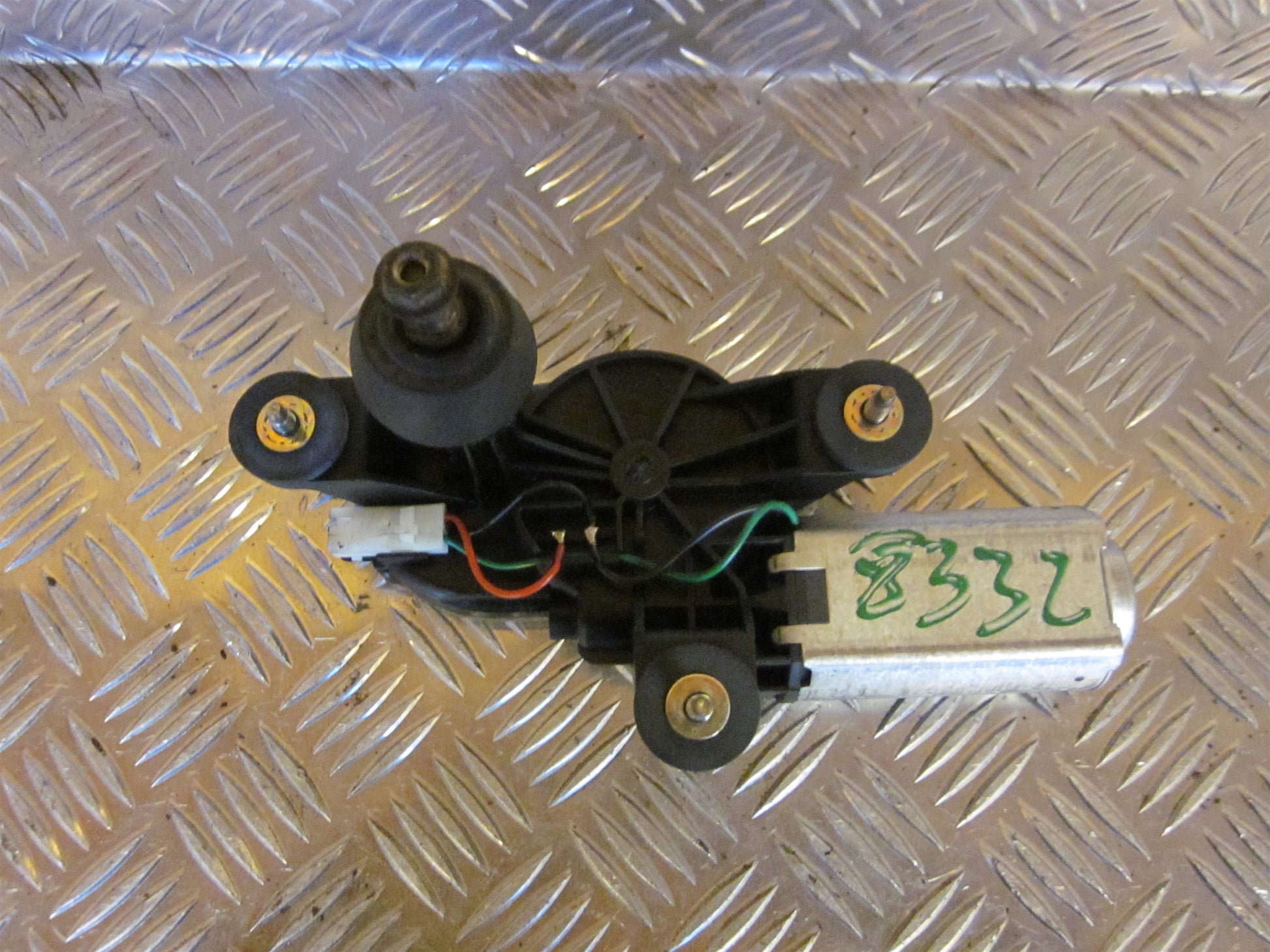 Fiat Punto II Bagrudevisker Motor Med OEM Nr. Ophugger Fra Fiat Ophugger