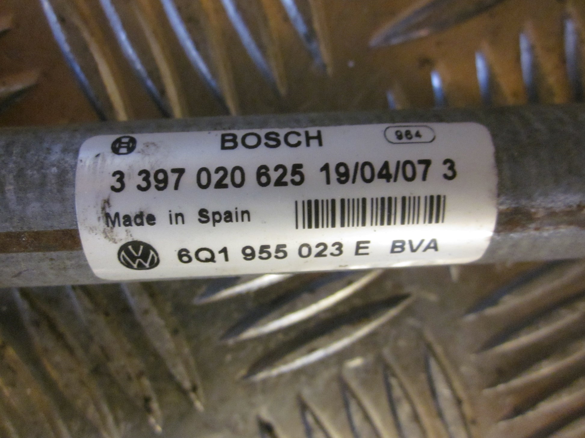 VW Polo 9N Viskertræk Med OEM Nr. 6Q1955601A Fra VW Ophugger