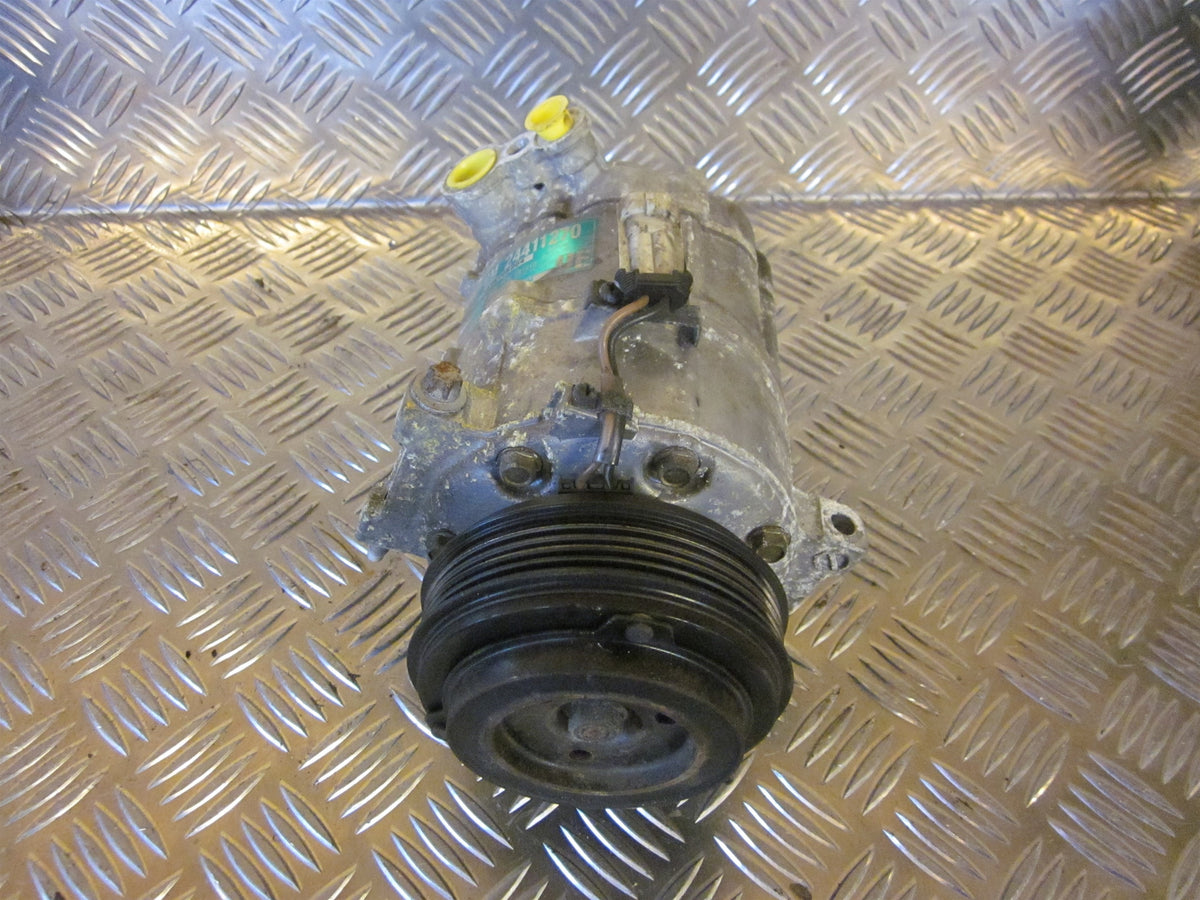 Opel Vectra C Aircondition Pumpe Med OEM Nr. 24411270 Fra Opel Ophugger