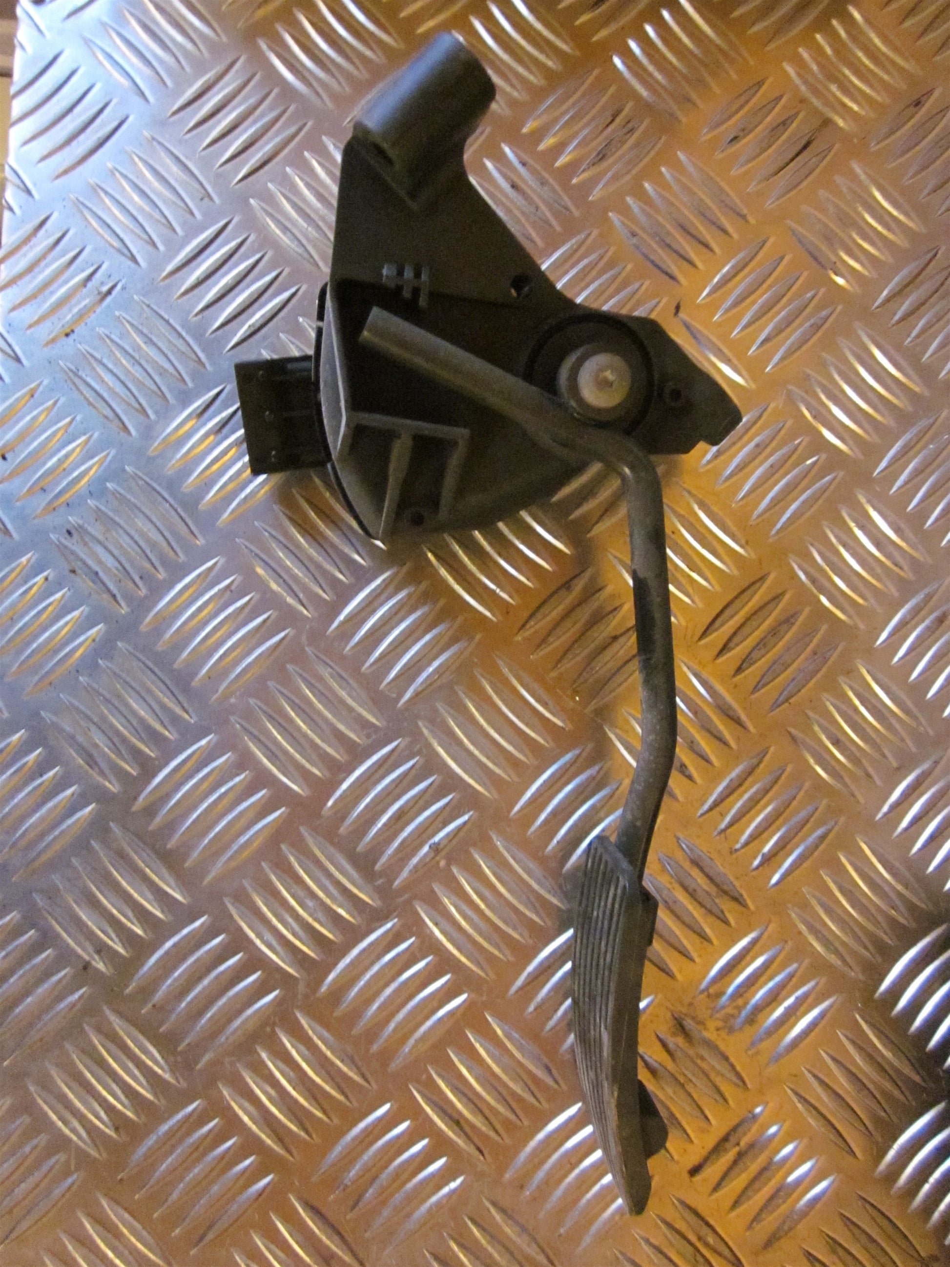 Opel Vectra C Speederpedal Med OEM Nr. Ophugger Fra Opel Ophugger