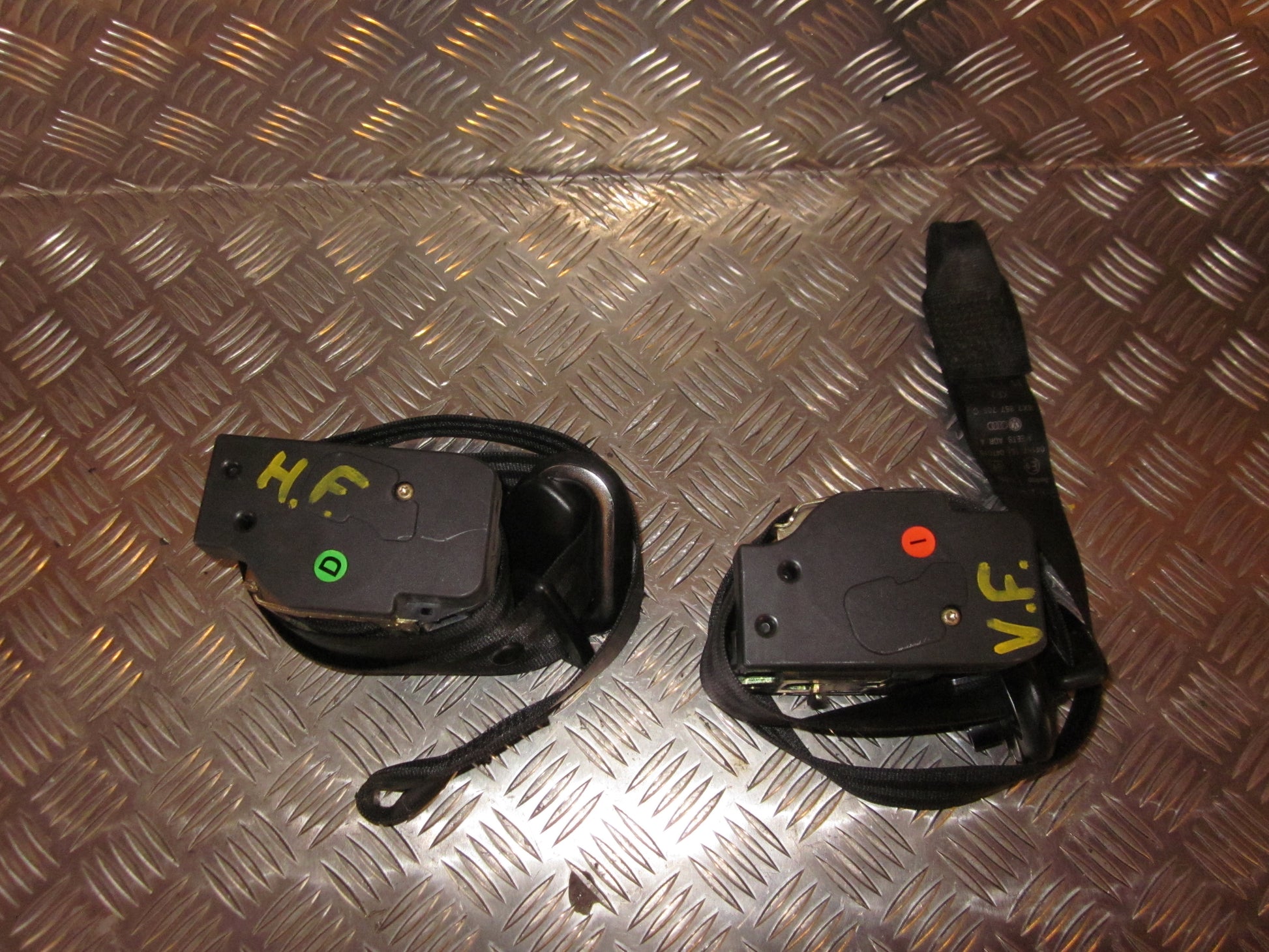 VW Lupo 6E/6X Sikkerhedsseler For Med OEM Nr. 6X3857706C Fra VW Ophugger