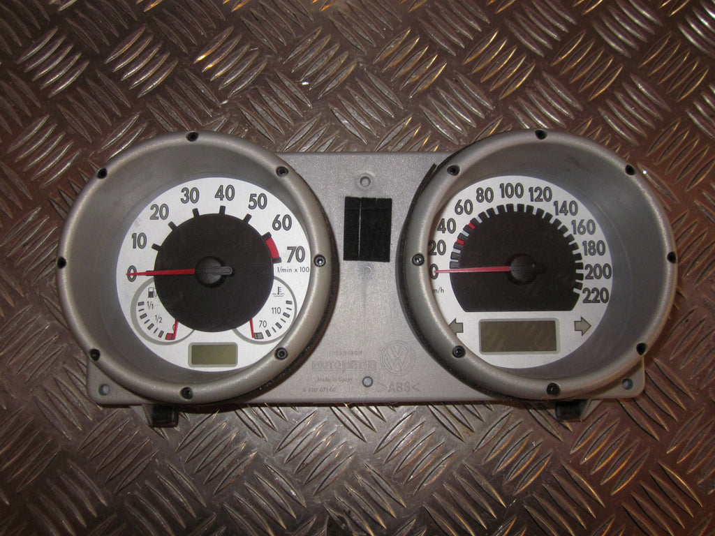 VW Lupo 6E/6X Speedometer - Instrument Med OEM Nr. 6X0920800B Fra VW Ophugger