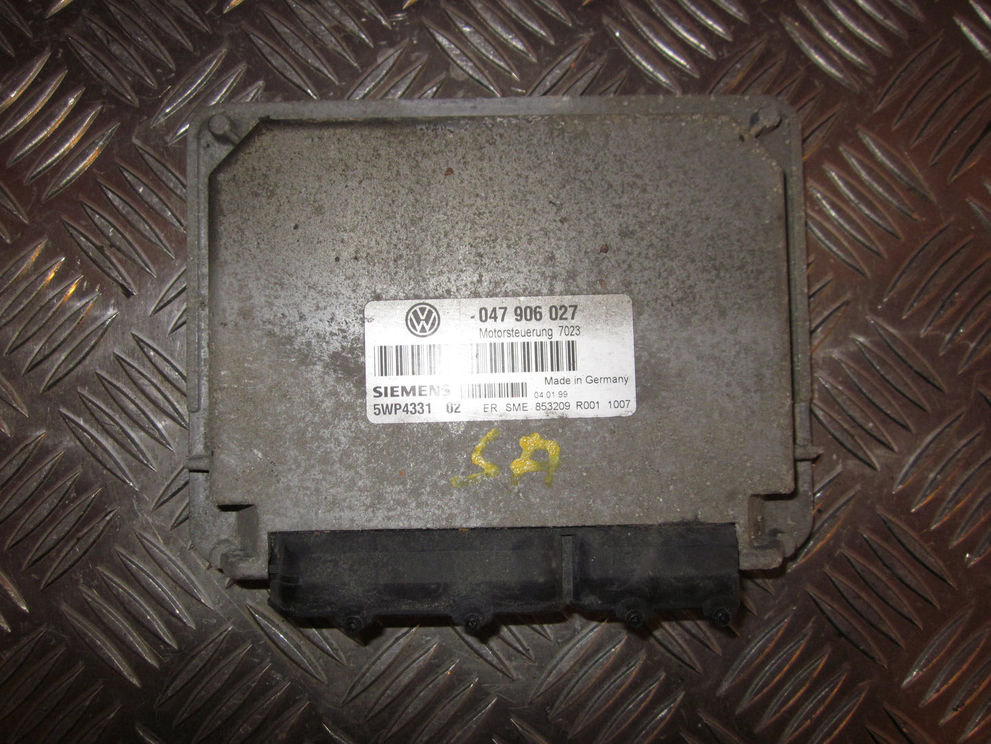 VW Lupo 6E/6X Motorstyring - Motorstyreboks - Injection Elboks Med OEM Nr. 047906027 Fra VW Ophugger