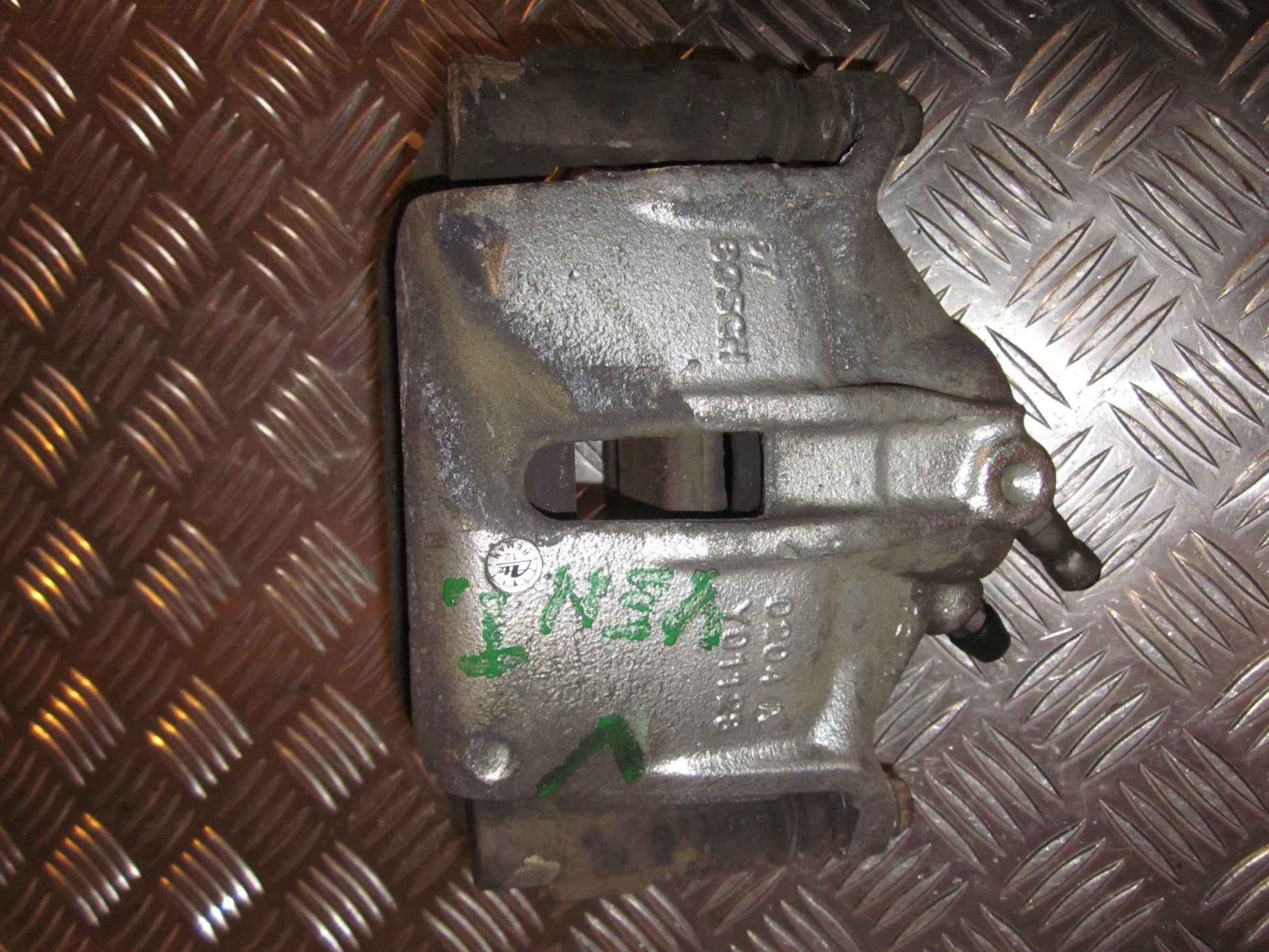 Ford Mondeo 3 Bremsekaliber VF Med OEM Nr. 2218067 Fra Ford Ophugger