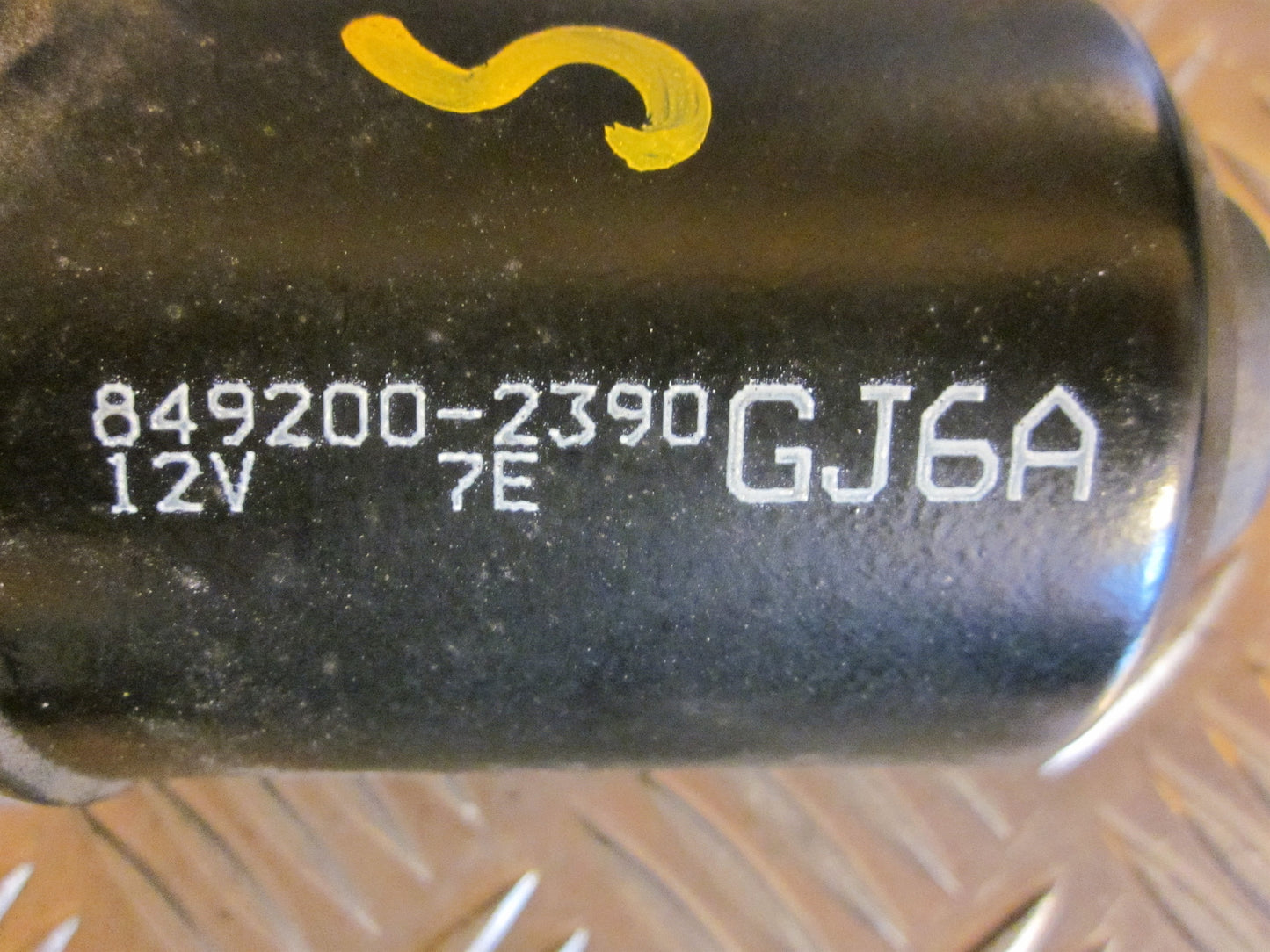 Mazda 6 GG/GY Viskermotor Med OEM Nr. Ophugger Fra Mazda Ophugger