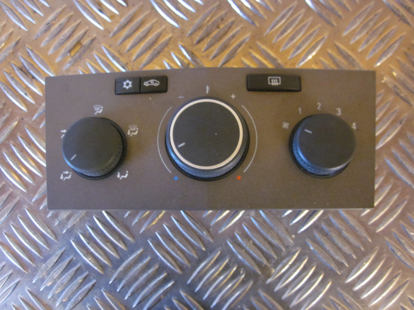 Opel Astra H Varmeregulering Med OEM Nr. Ophugger Fra Opel Ophugger