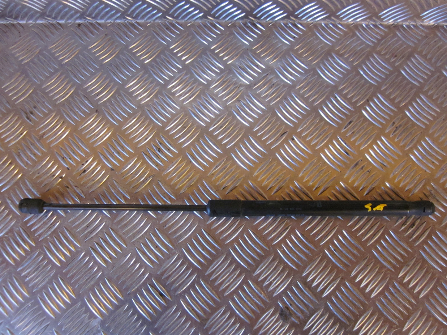 Opel Astra H Bagklapsdæmper Med OEM Nr. Ophugger Fra Opel Ophugger