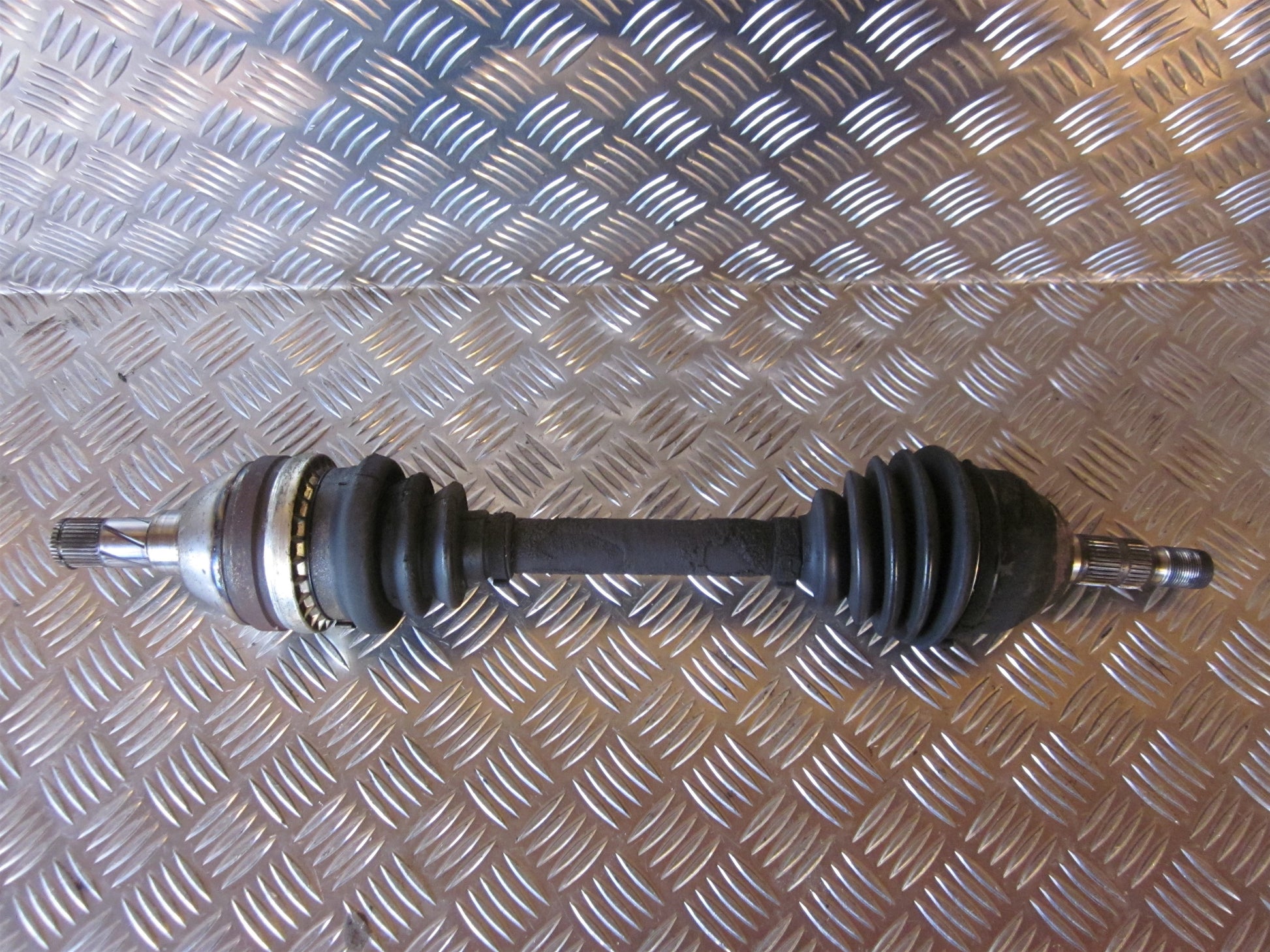 Opel Astra H Trækaksel For V Med OEM Nr. Ophugger Fra Opel Ophugger