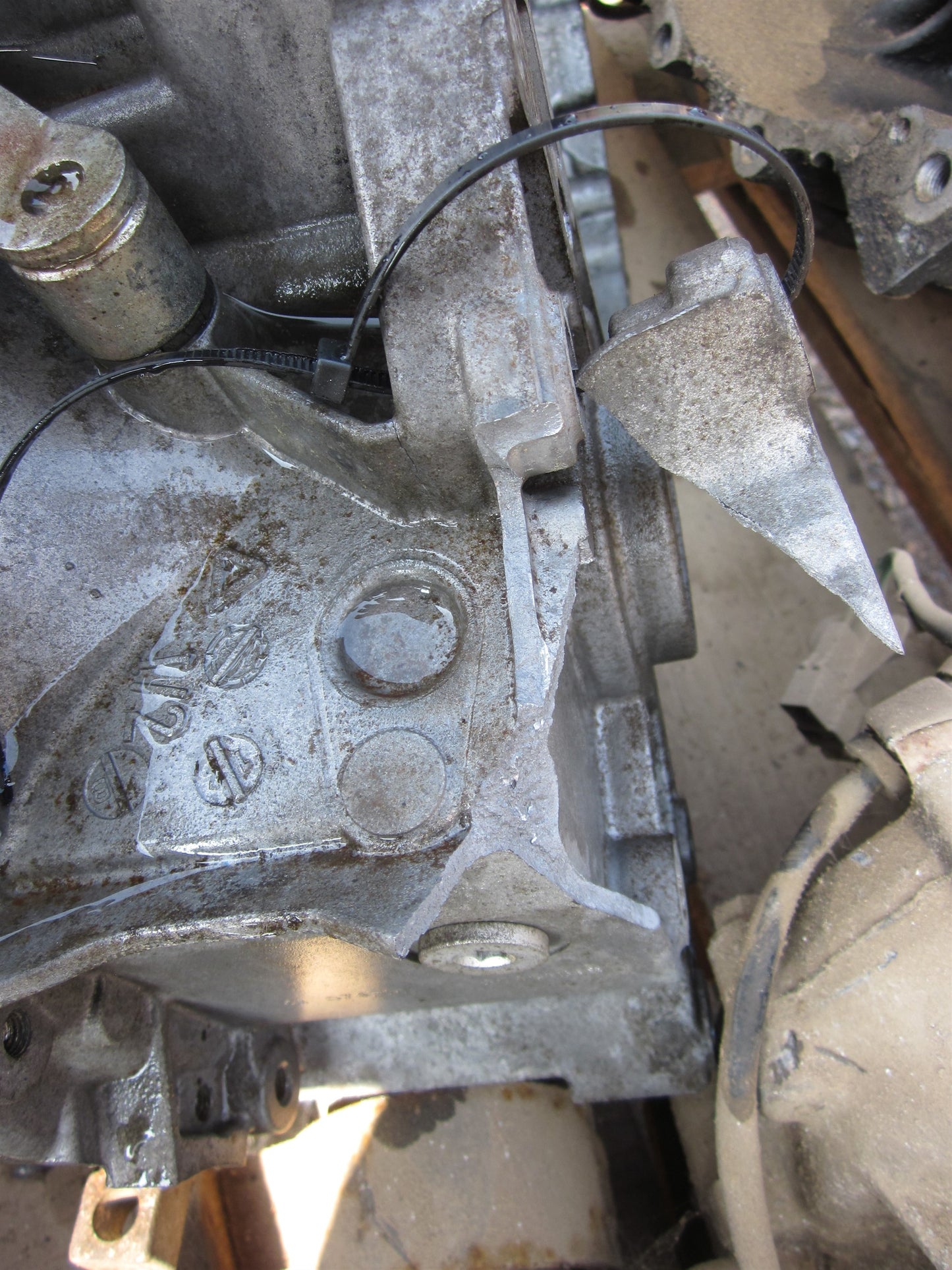 Opel Astra H Gearkasse 5 Trin Med OEM Nr. Ophugger Fra Opel Ophugger