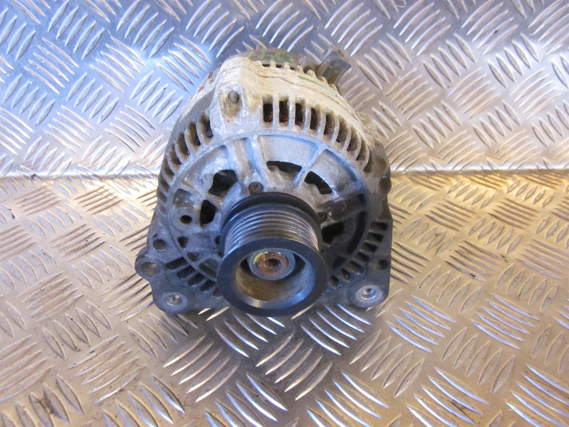 Ford Mondeo 2 Generator Med OEM Nr. 93BB10300AG Fra Ford Ophugger