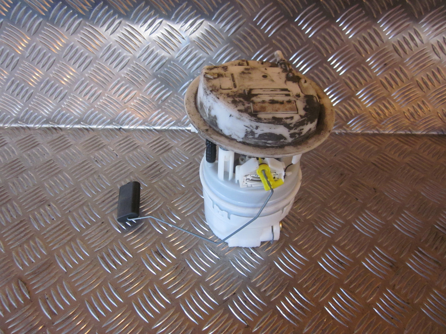 Peugeot 206 Benz/Brændstofpumpe El Med OEM Nr. 1525S9 Fra Peugeot Ophugger