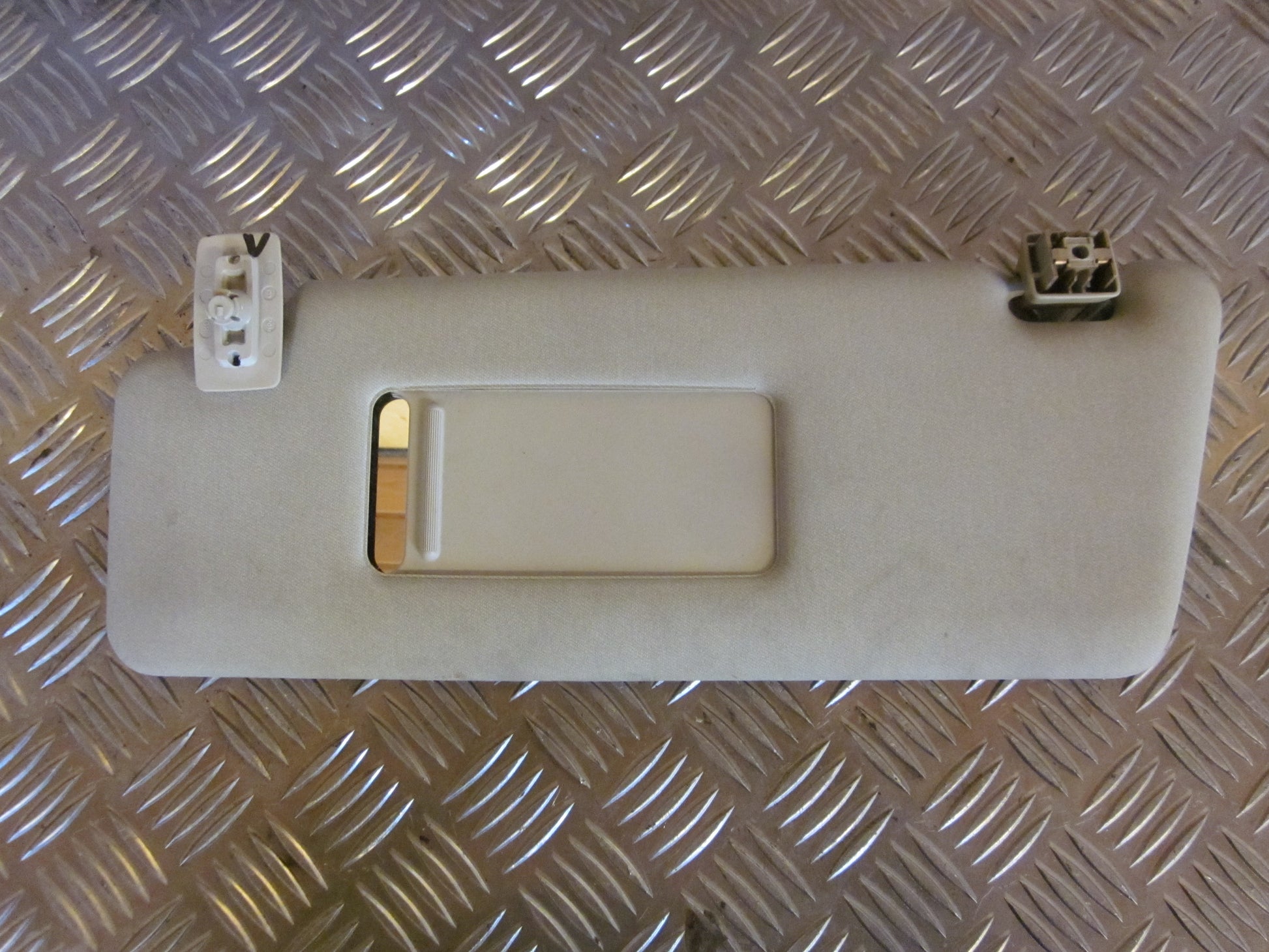 Mercedes E W210 Solskærm Med OEM Nr. Ophugger Fra Mercedes Ophugger