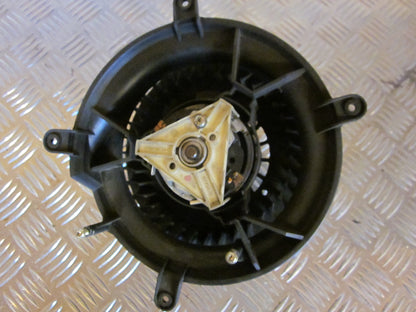 Mercedes E W210 Varmeblæser Med OEM Nr. Ophugger Fra Mercedes Ophugger