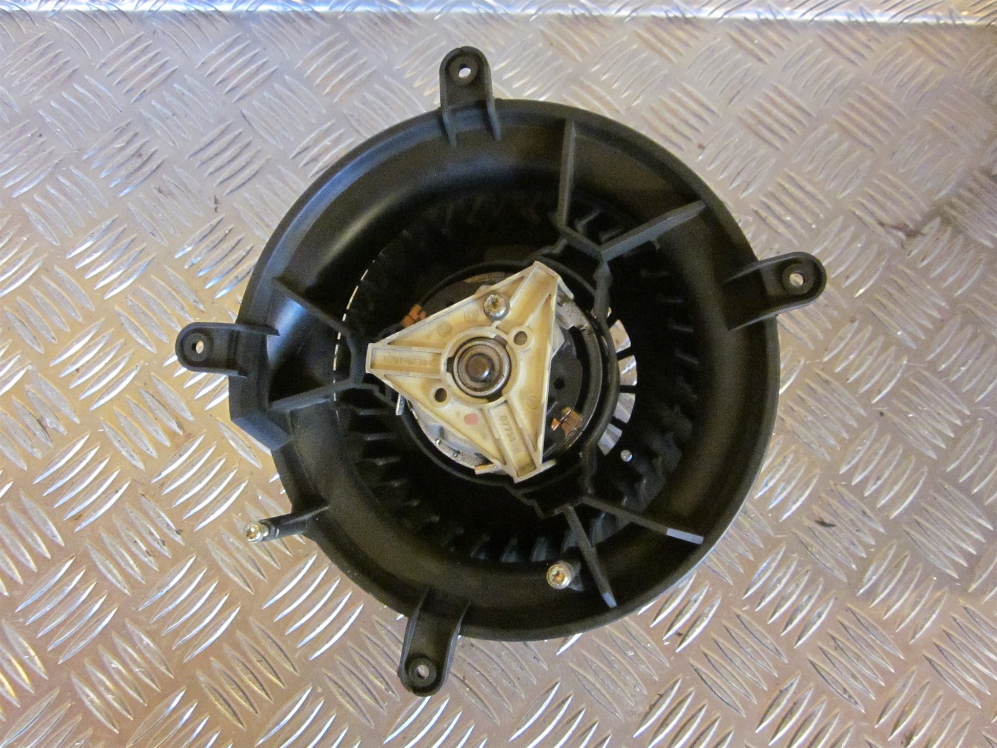 Mercedes E W210 Varmeblæser Med OEM Nr. Ophugger Fra Mercedes Ophugger