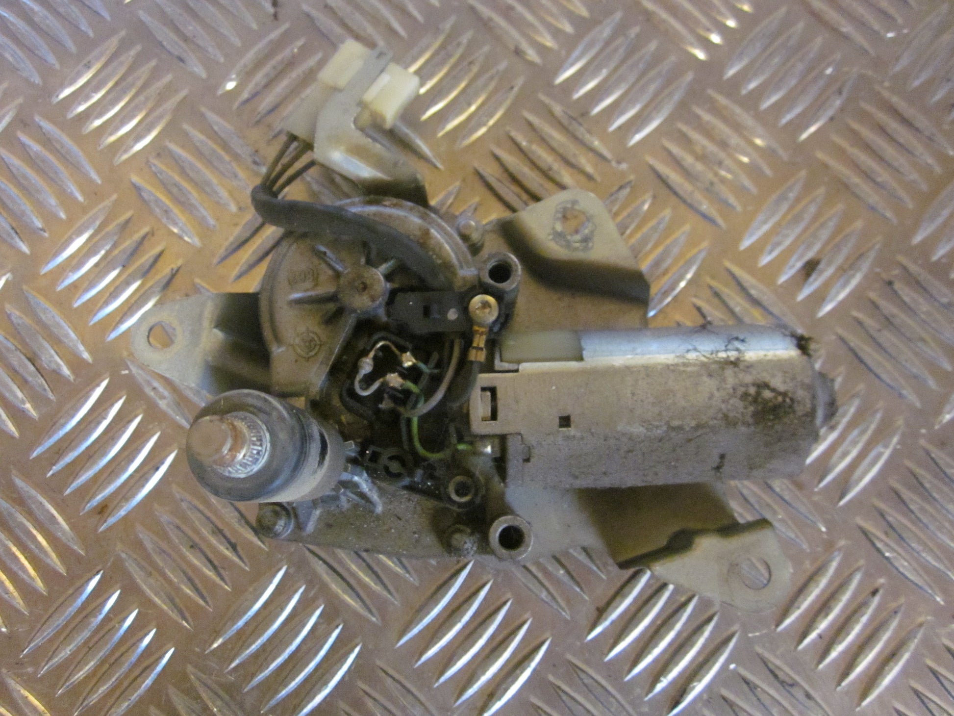 Renault Kangoo 1 Bagrudevisker Motor Med OEM Nr. 0390206107 Fra Renault Ophugger