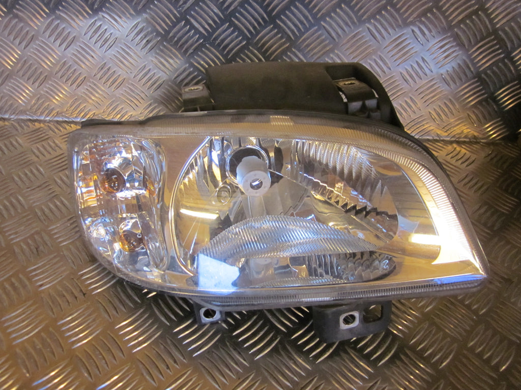 Seat Ibiza 6K2 Forlygte Med OEM Nr. 6K1941044A Fra Seat Ophugger