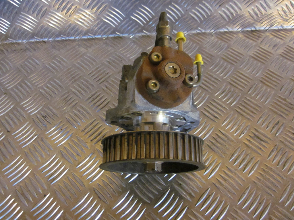 Toyota Corolla E12 Dieselpumpe Med OEM Nr. 221000G010 Fra Toyota Ophugger