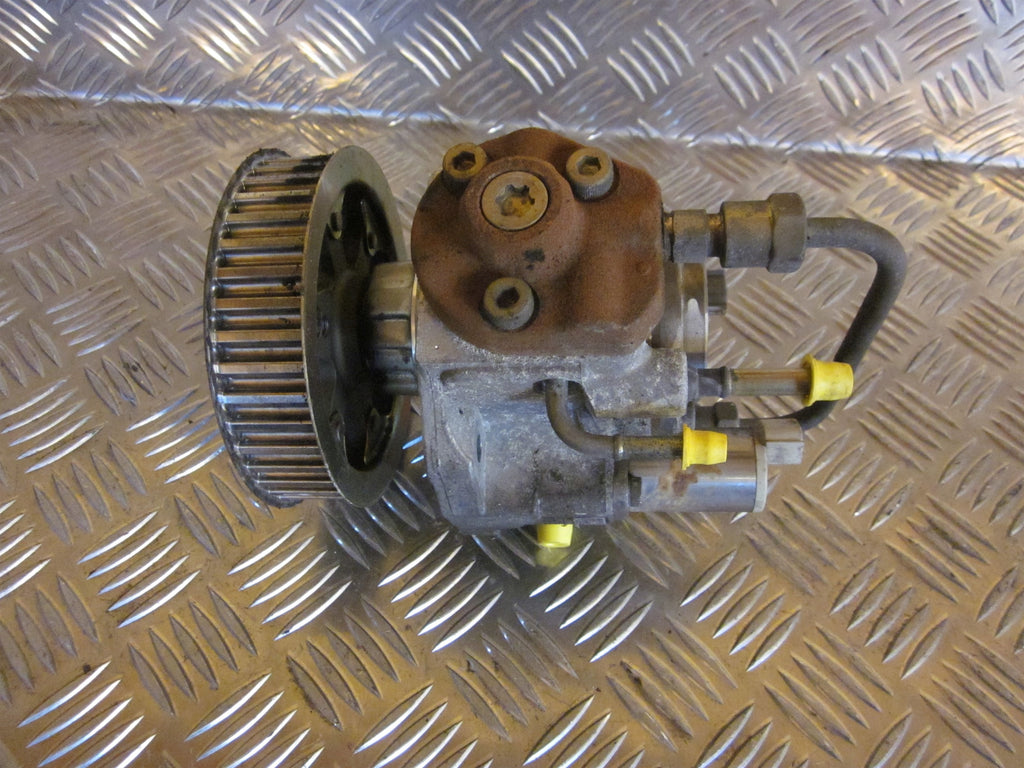 Toyota Corolla E12 Dieselpumpe Med OEM Nr. 221000G010 Fra Toyota Ophugger