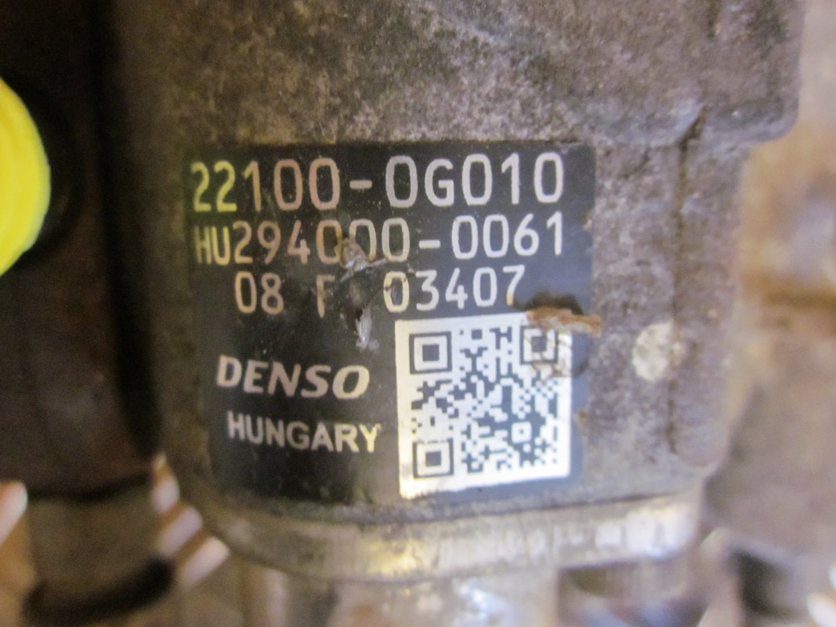 Toyota Corolla E12 Dieselpumpe Med OEM Nr. 221000G010 Fra Toyota Ophugger