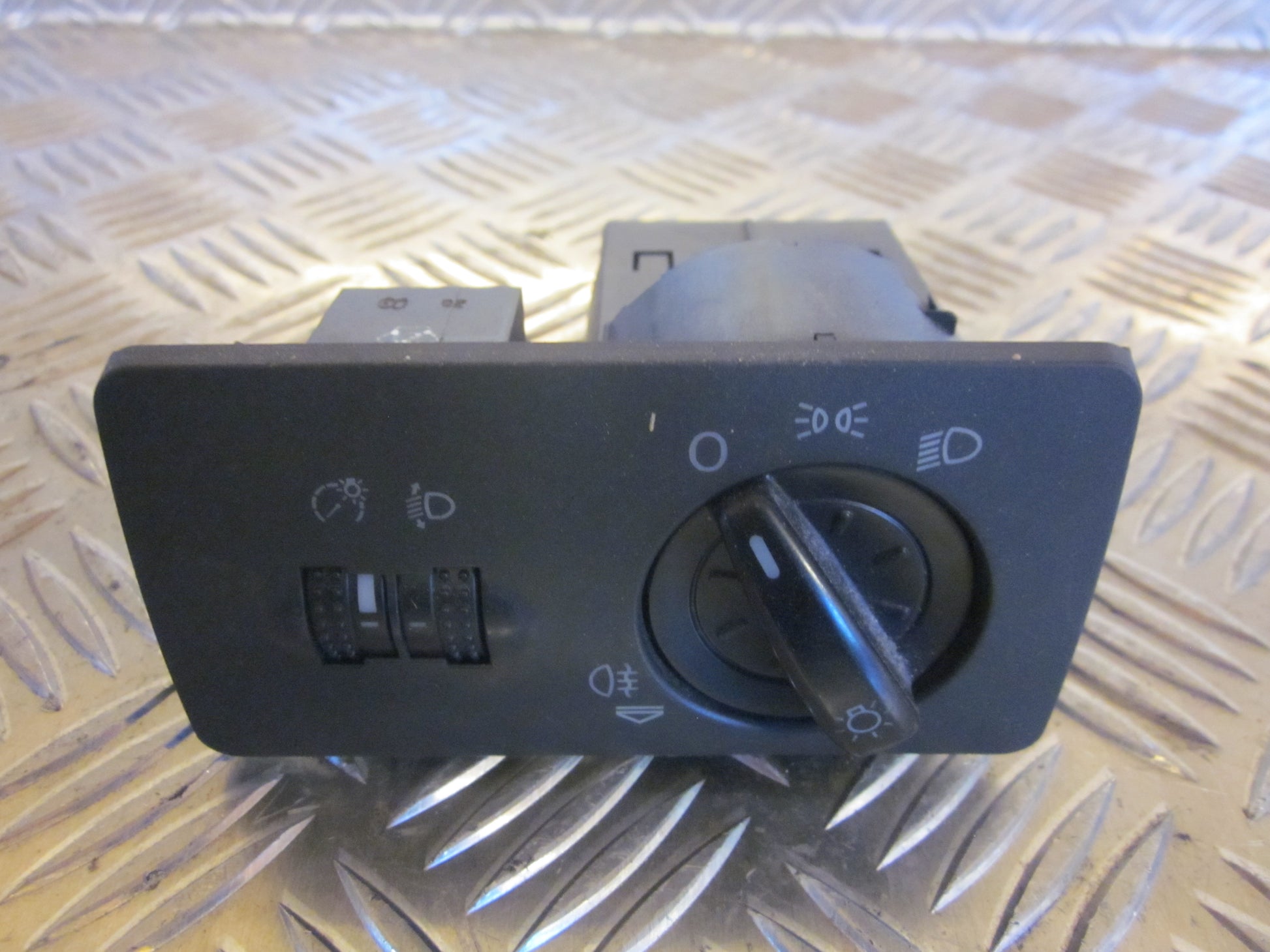 Skoda Fabia Kontakt Lys Med OEM Nr. 6Y1941531C Fra Skoda Ophugger