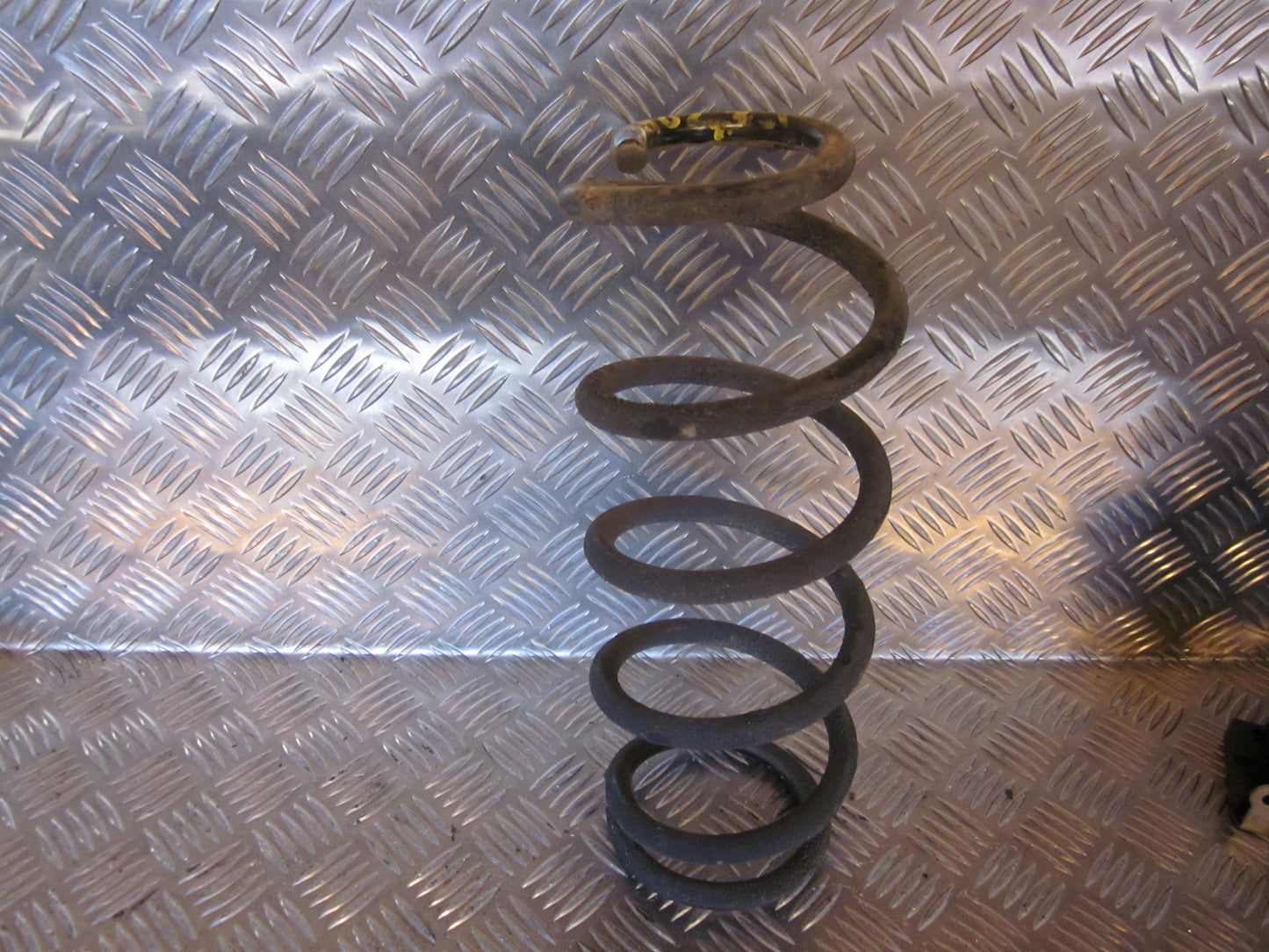 Mazda 6 GG/GY Bagfjeder Spiral Med OEM Nr. Ophugger Fra Mazda Ophugger