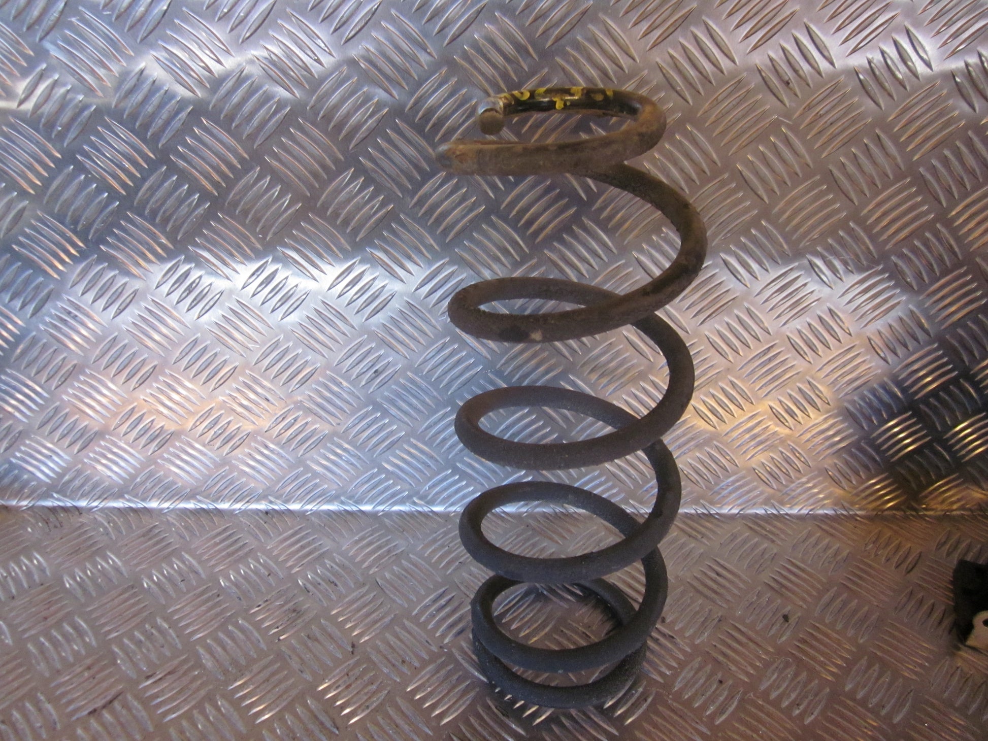 Mazda 6 GG/GY Bagfjeder Spiral Med OEM Nr. Ophugger Fra Mazda Ophugger