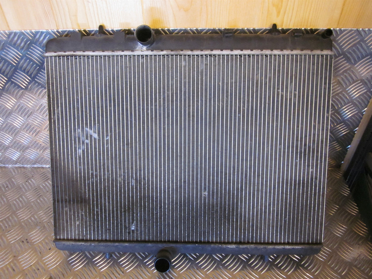 Peugeot 307 Køler Med OEM Nr. 9646577680 Fra Peugeot Ophugger