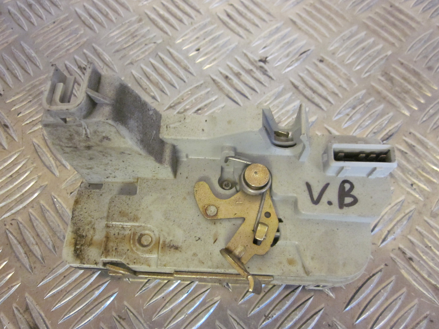 Peugeot 307 Dørlås Med OEM Nr. Ophugger Fra Peugeot Ophugger