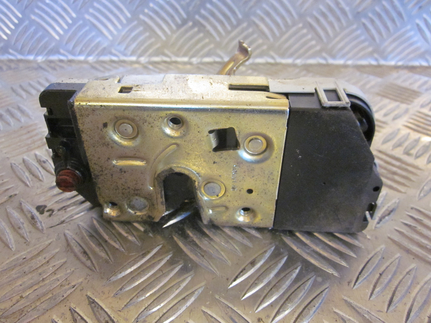 Peugeot 307 Dørlås Med OEM Nr. Ophugger Fra Peugeot Ophugger