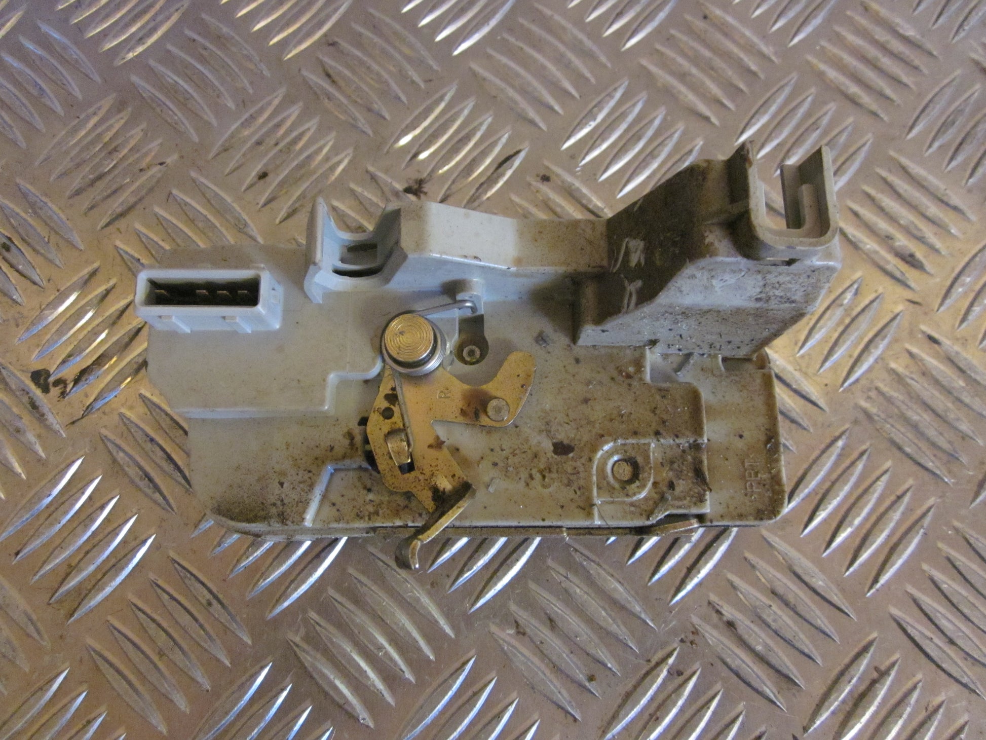 Peugeot 307 Dørlås Med OEM Nr. Ophugger Fra Peugeot Ophugger