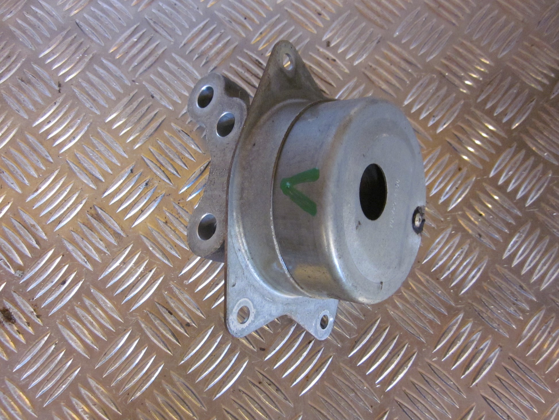 Opel Vectra C Motorophæng V Med OEM Nr. Ophugger Fra Opel Ophugger