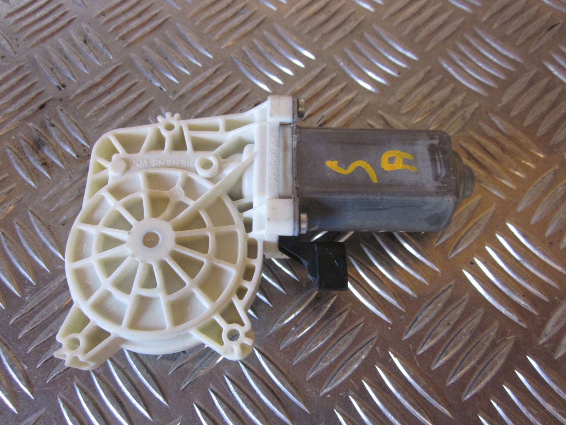 Saab 9‑3 Facel. Rudemotor - Rudehejs Med OEM Nr. Ophugger Fra Saab Ophugger