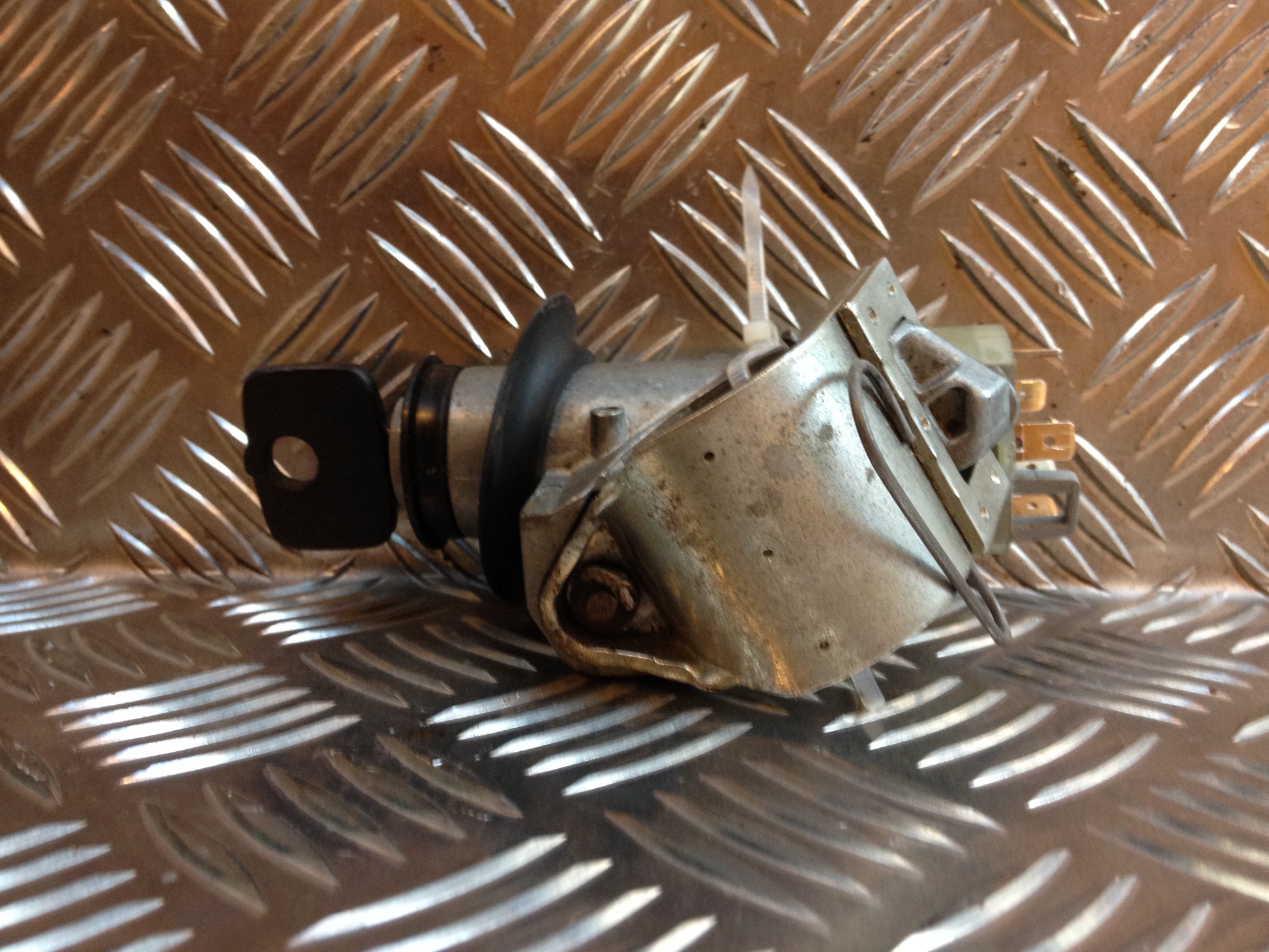 Opel Astra F Ratlås Med OEM Nr. Ophugger Fra Opel Ophugger