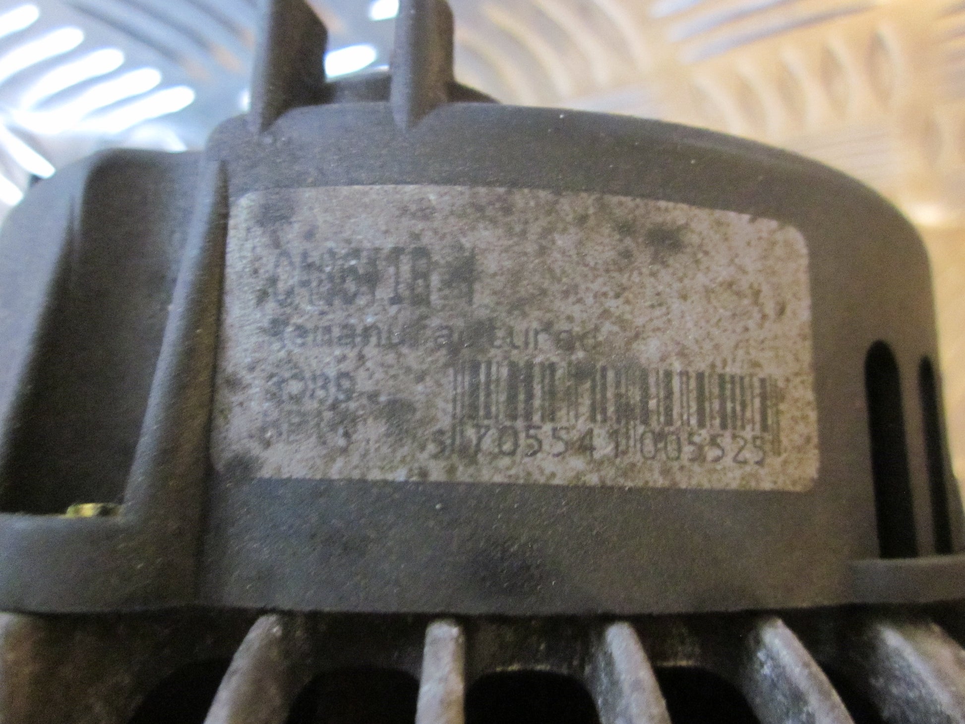 Opel Astra F Generator Med OEM Nr. Ophugger Fra Opel Ophugger